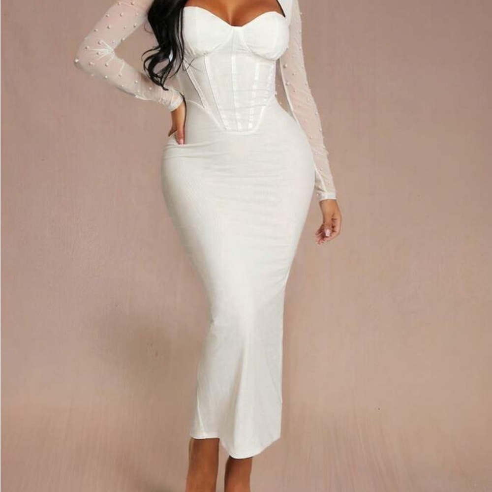 Elegant White Long Sleeve Dress